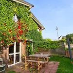 Gruenes Sundchalet Franken Vorstadt