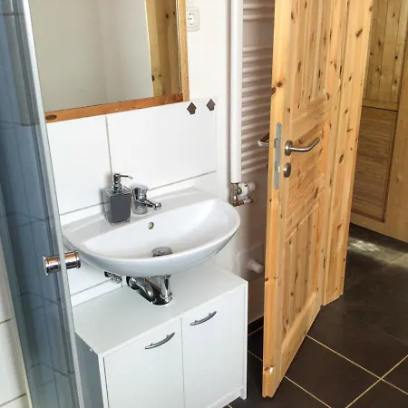 Gruenes Sundchalet * Franken Vorstadt