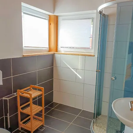 Gruenes Sundchalet * Franken Vorstadt