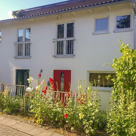 Gruenes Sundchalet * Franken Vorstadt